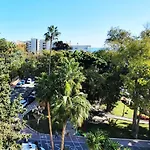 Skol 427 Spacious 1 Bedroom Apartment With Sea Views